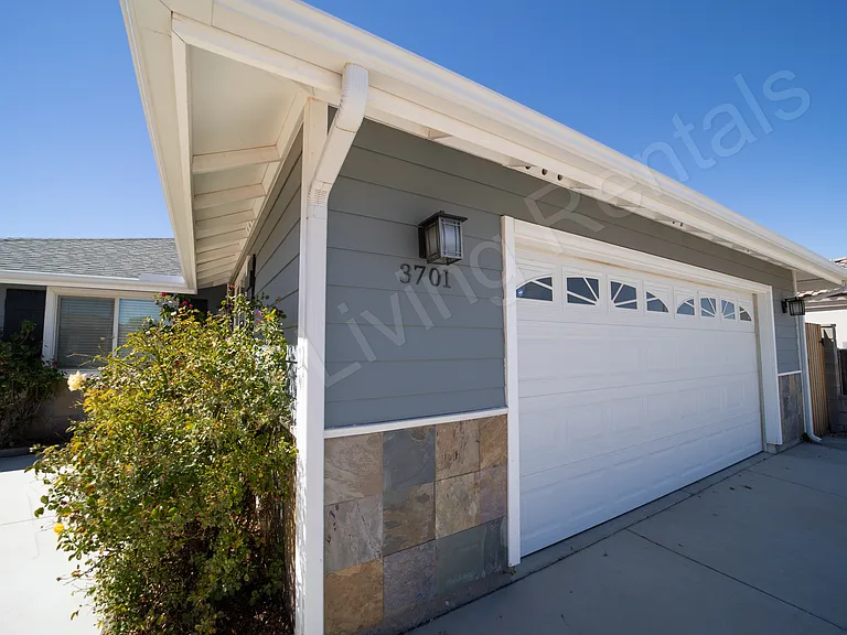 3701 N Lomita St — Photo 4