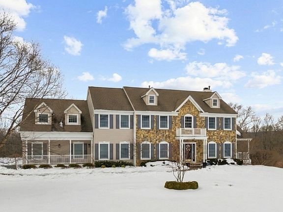 3rd image of 14 Kelsey Farm Rd