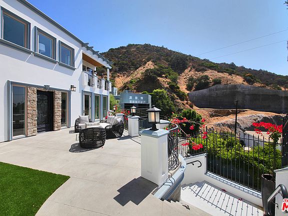 4th image of 2101 Wattles Dr