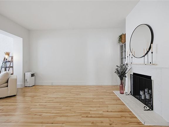 4th image of 800 W Princess Anne Rd #4C