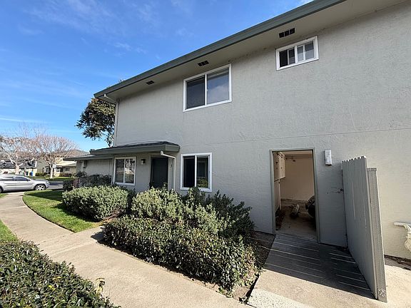 4th image of 34813 Starling Dr APT 3