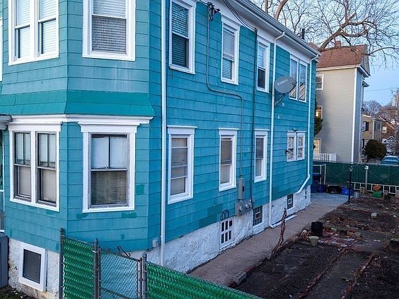 3rd image of 238 Tremont St