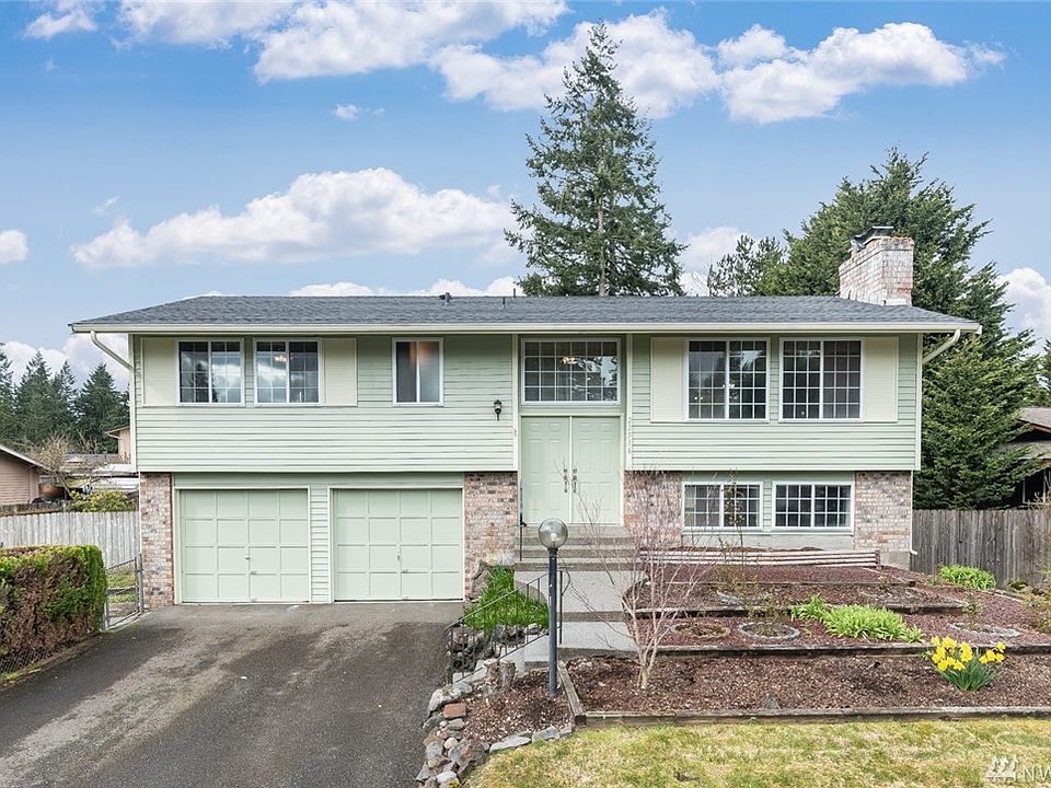 Welcome to your new home at 22516 34th Av Ct E in Spanaway, WA!