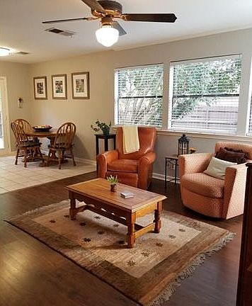 5th image of 809 Meadowcreek Dr