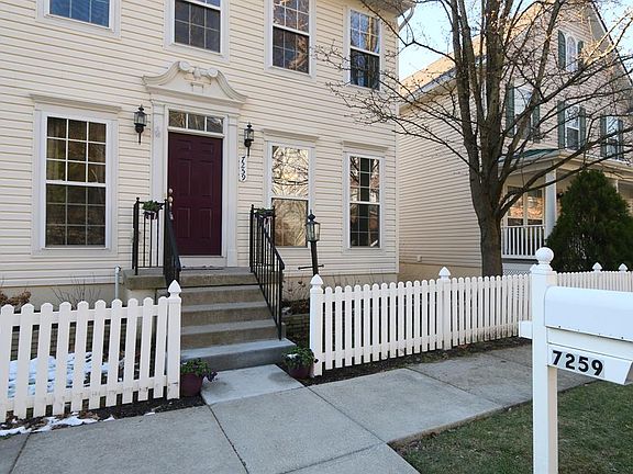 2nd image of 7259 Mariemont Cres