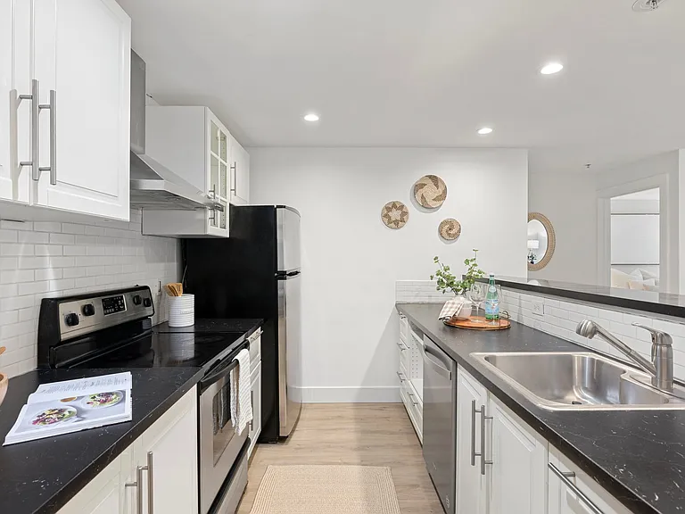 1550 Eastlake Ave E #404 — Photo 10