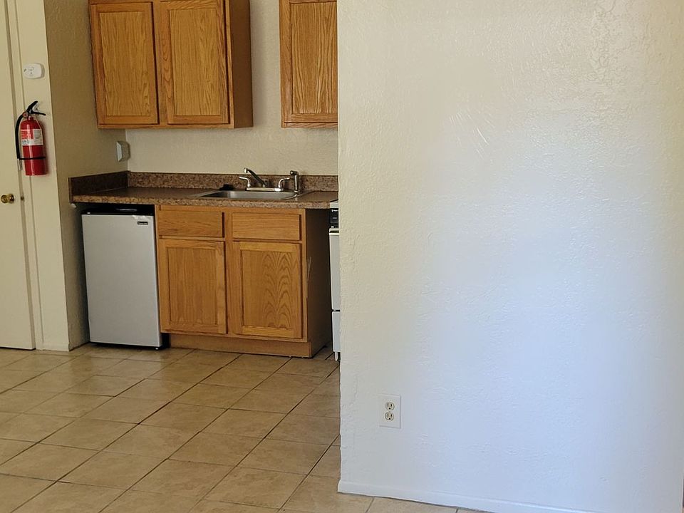 2nd image of 2104 Lead Ave SE APT 1-8