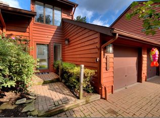 25834 Fairmount Blvd, Beachwood, OH