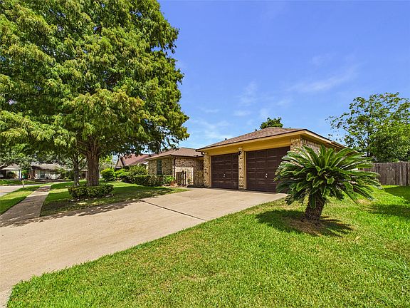 4th image of 3919 Sandlehurst Dr
