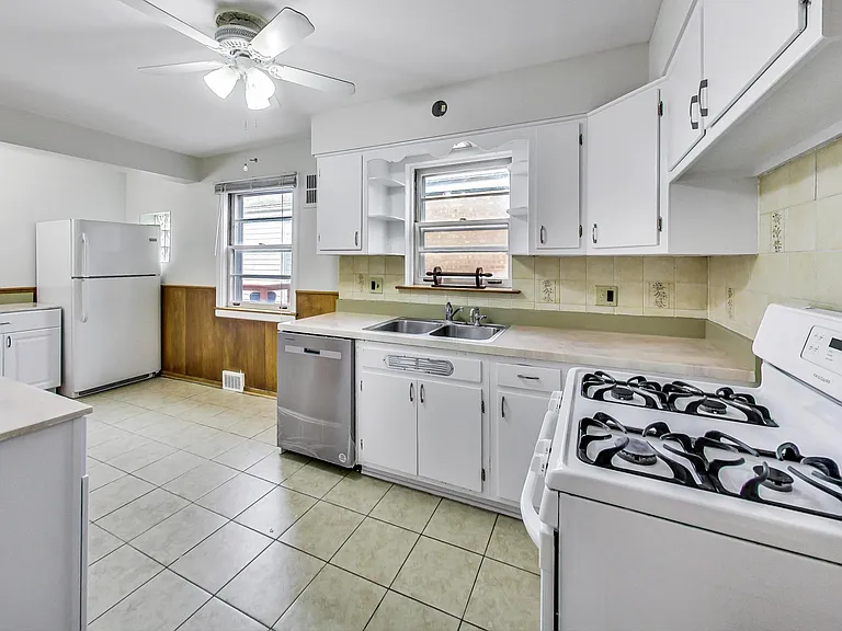 6210 N Harding Ave — Photo 9