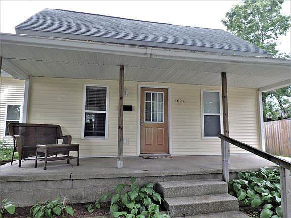 4th image of 1021 Rose Ave