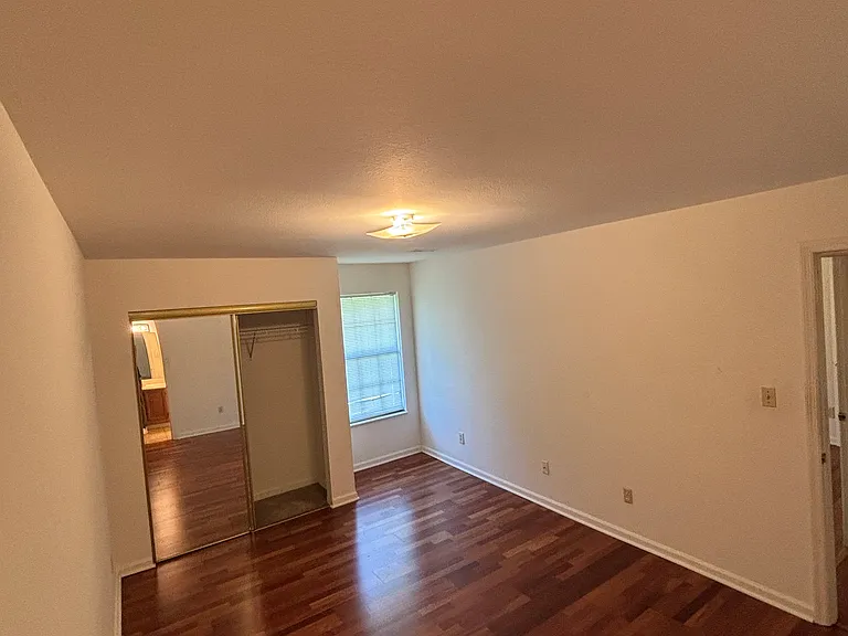 1726 Lone Tree Way — Photo 8