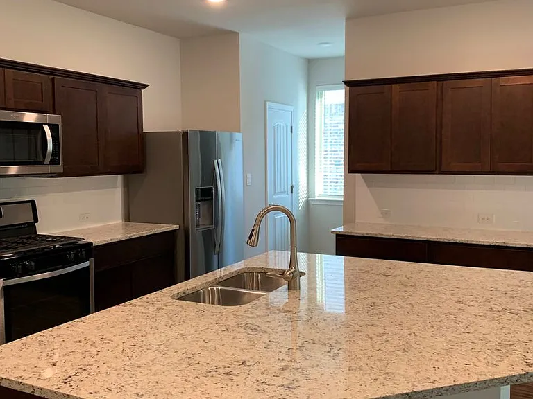 7601 Trailview Dr — Photo 4