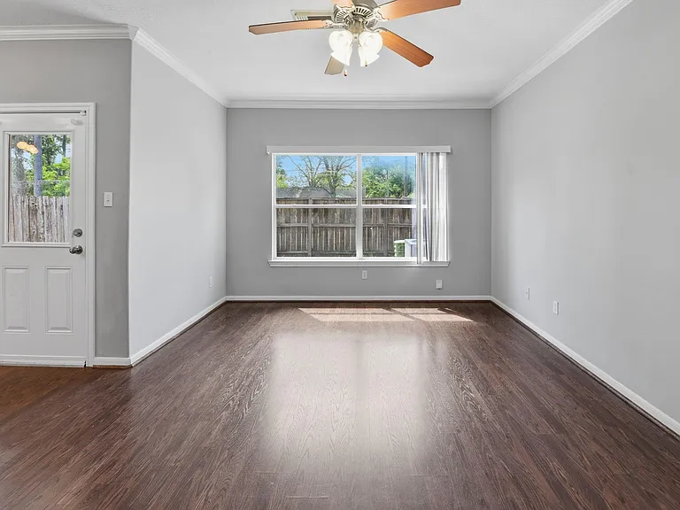 5227 Brinkman Ct — Photo 9