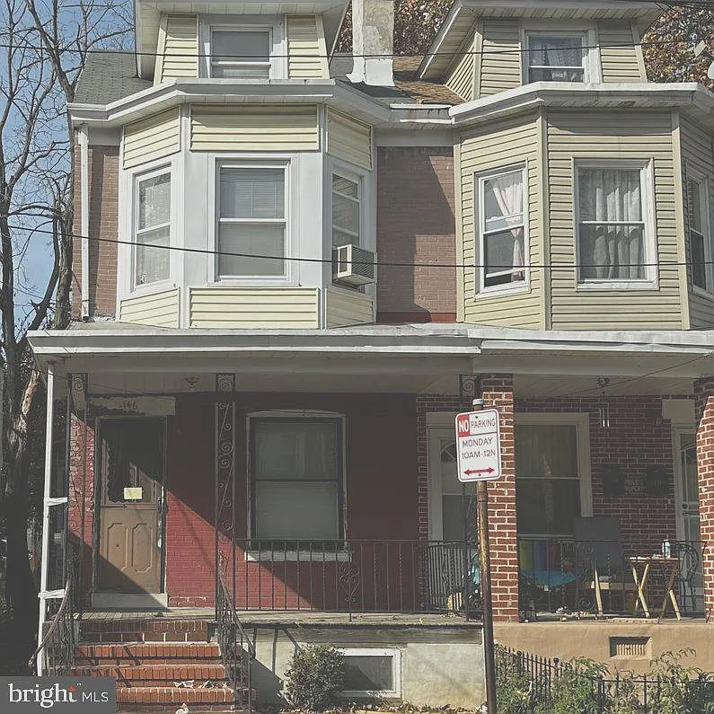 146 Hoffman Ave photo 1