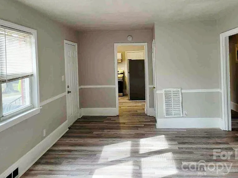5405 Hilltop Cir — Photo 2
