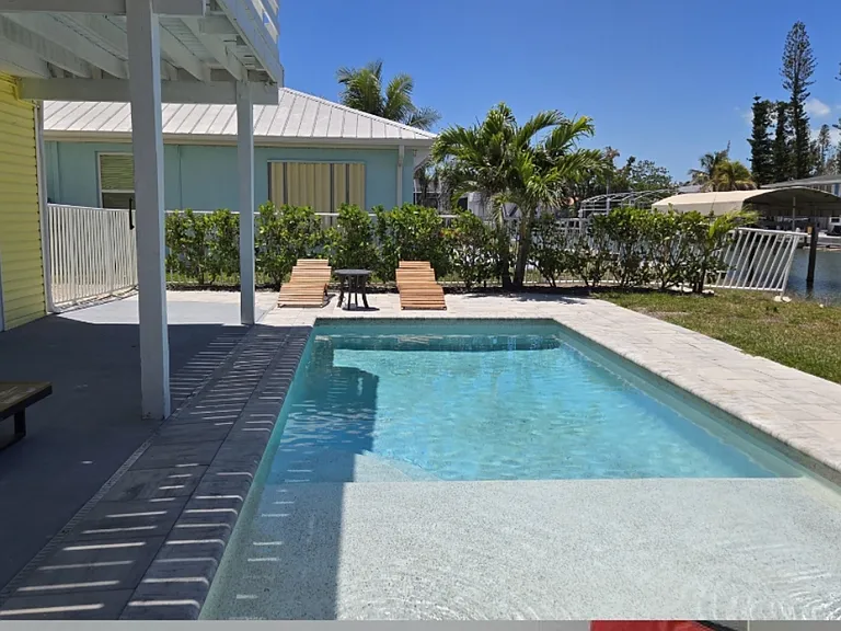 215 Flamingo St — Photo 10