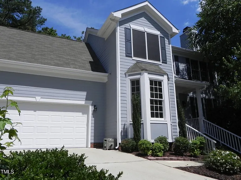216 Castle Hayne Dr — Photo 1
