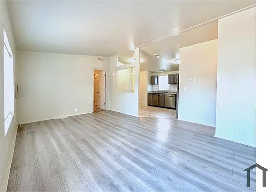 3 bed, 1100 sqft, $2,500 — Photo 3