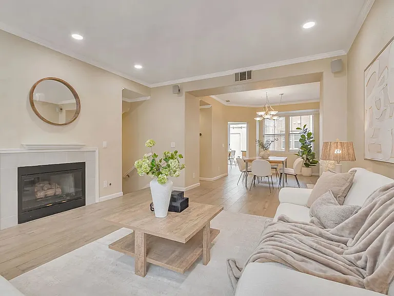 415 Camille Cir #14 — Photo 5