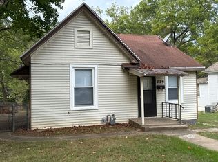 729 S Newton Ave, Springfield, MO 65806