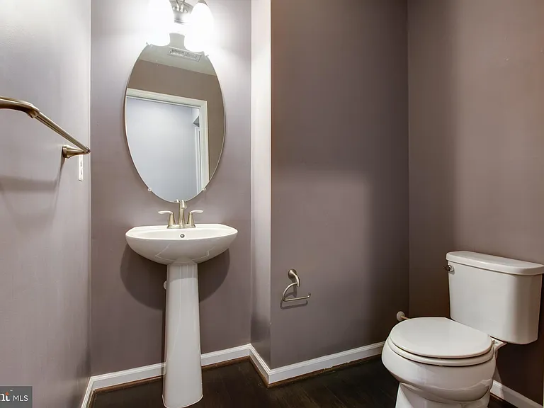 1314 Hawthorn Dr — Photo 35