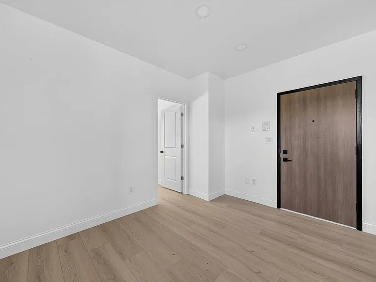 1140 Ashland St #2 — Photo 14