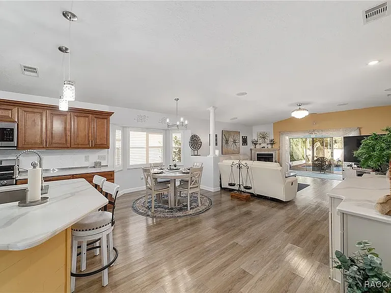 1819 W Nicole Dr — Photo 6