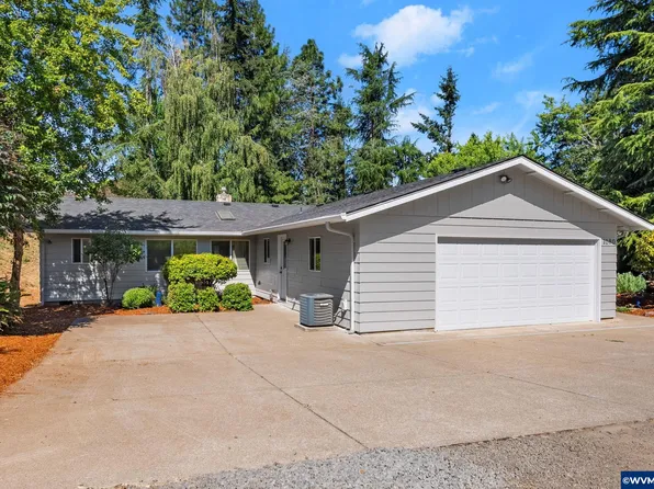 1080 E Main St, Silverton, OR 97381