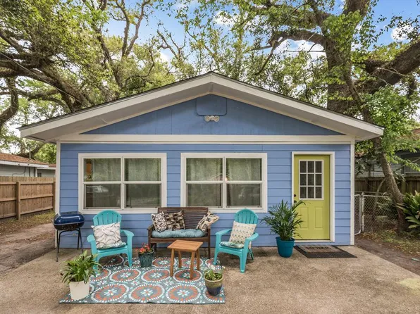 317 Ballentine St, Bay Saint Louis, MS 39520