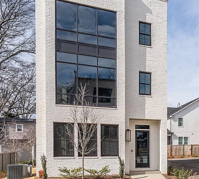 1st image of 102 S Leach St