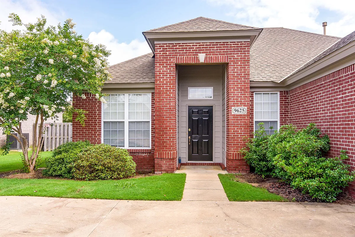 Building Photo - 9625 Helmsley Cir