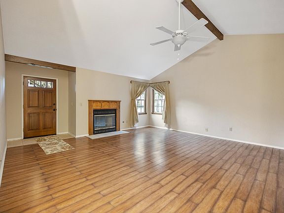 3rd image of 2430 E Tulare Avenue