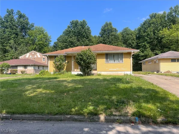 755 Fairfax St, Youngstown, OH 44505