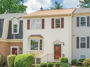 7829 Butterfield Ln, Annandale, VA 22003