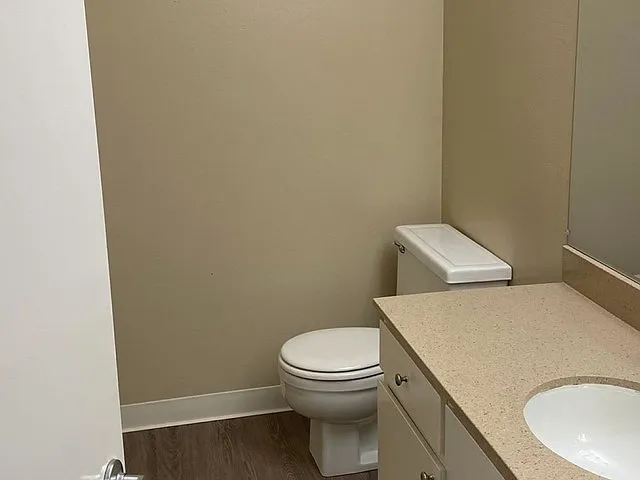 Tradewind Surf Apartments — Photo 14