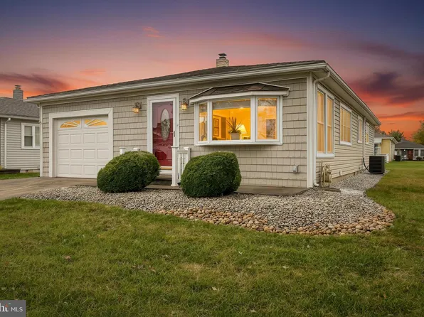 20 Corinth Pl, Toms River, NJ 08757