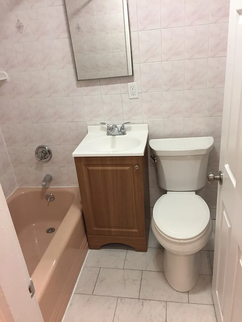 12 Harvard Ave — Photo 2