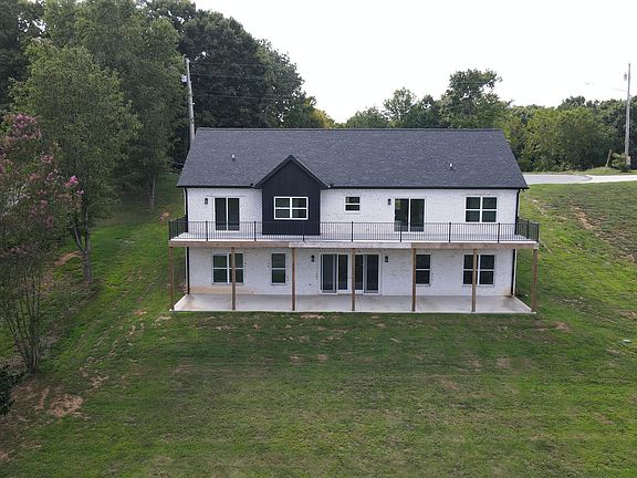 2nd image of 450 Lake Vista Dr
