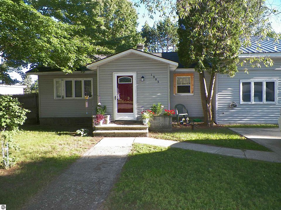 1903 Mary St, Cadillac, MI 49601 Zillow