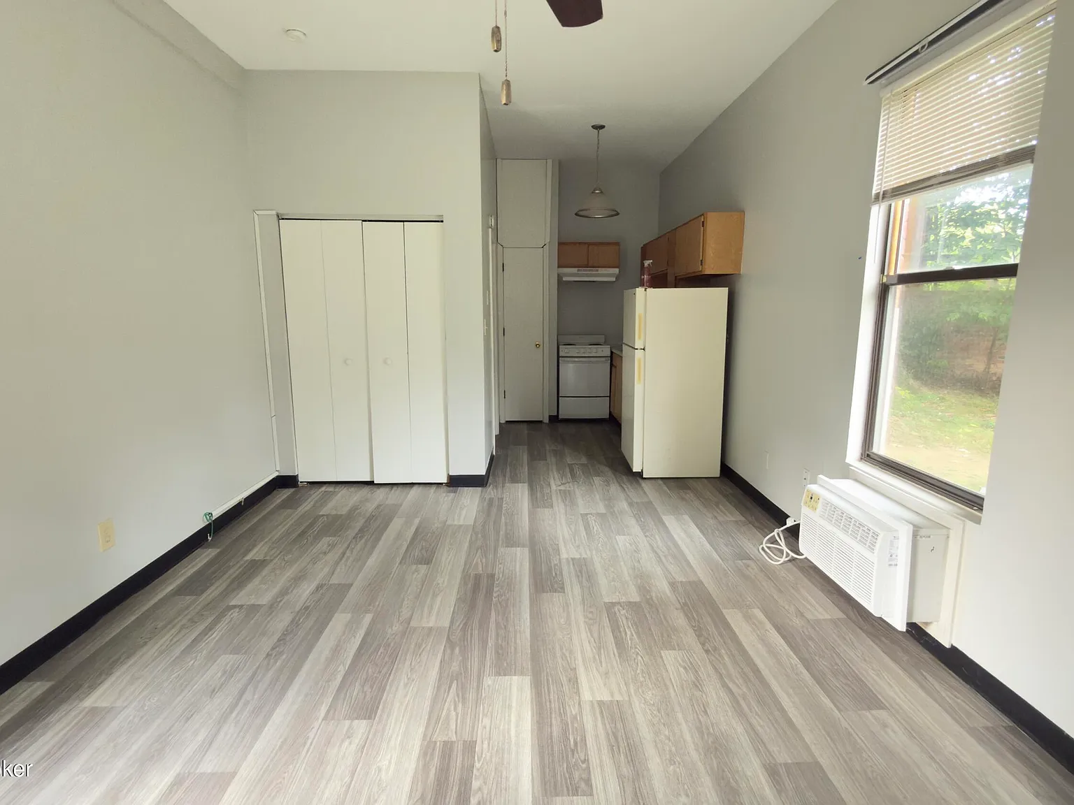 1 bed, 1.0 bath, 325 sqft, $725 — Photo 2