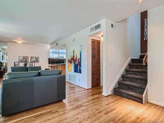 4th image of 1045 Jasmine Street #1