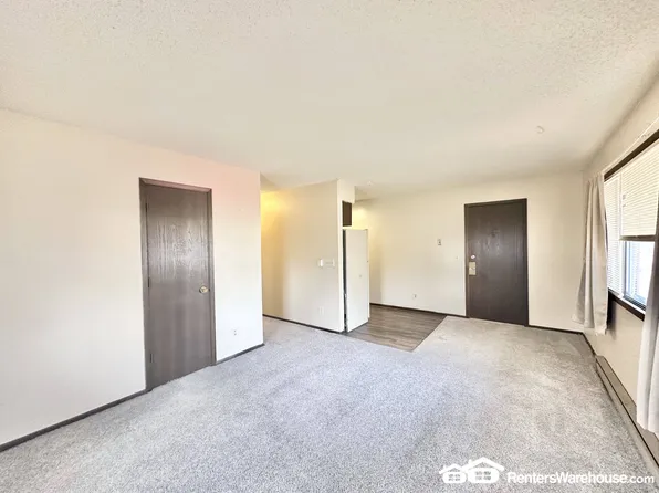 206 N Madison St #3, Prairie City, IA 50228