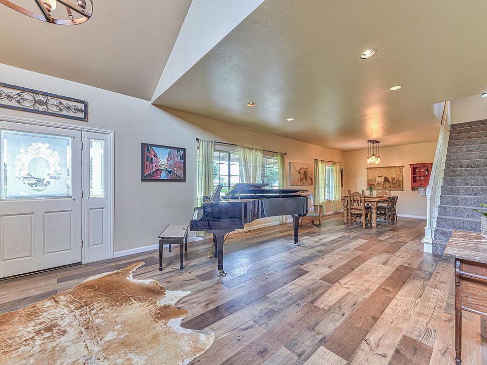 1905 McCloskey Rd, Hollister, CA 95023 Zillow