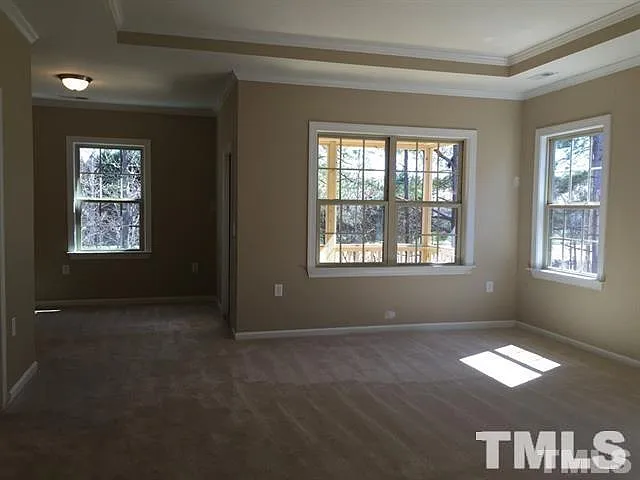 425 Daylin Dr — Photo 3