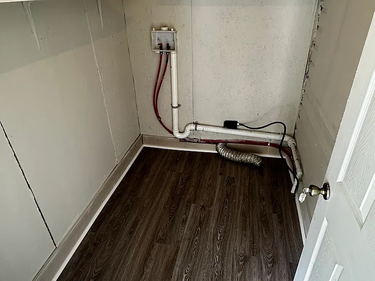 246 Dodge Ave — Photo 10