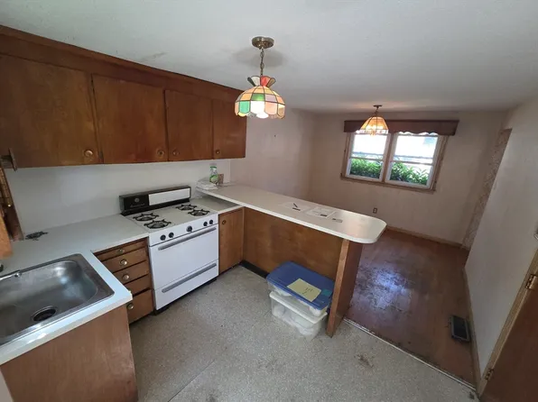 445 E 5th St, South Boston, MA 02127