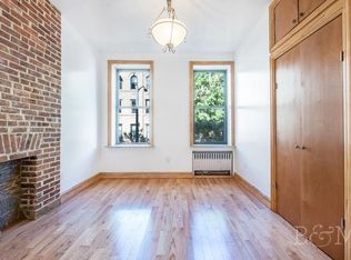 140 Newton St APT 2L, Brooklyn, NY 11222