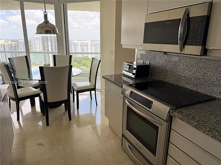7000 Island Blvd #2403 — Photo 3