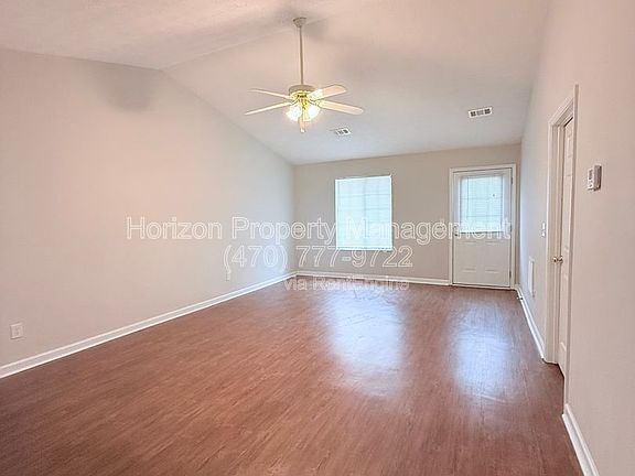 5th image of 4003 Hidden Hollow Dr